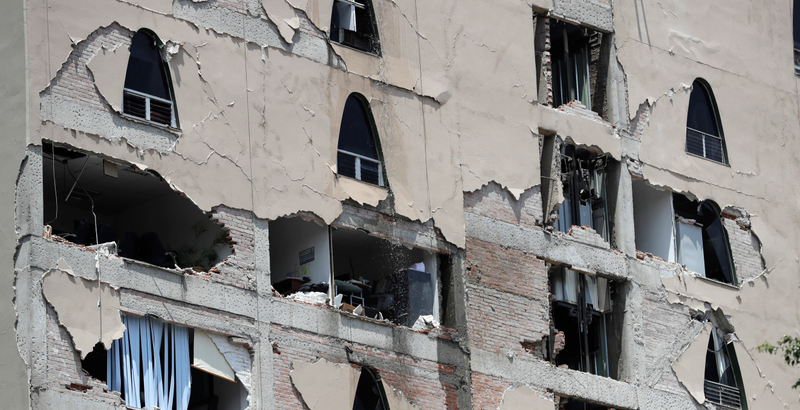 Edificio tras el terromoto de hace unas horas. AP